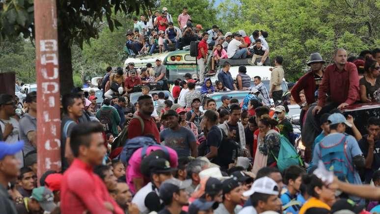 A caravana foi parada pela polícia da Guatemala durante várias horas