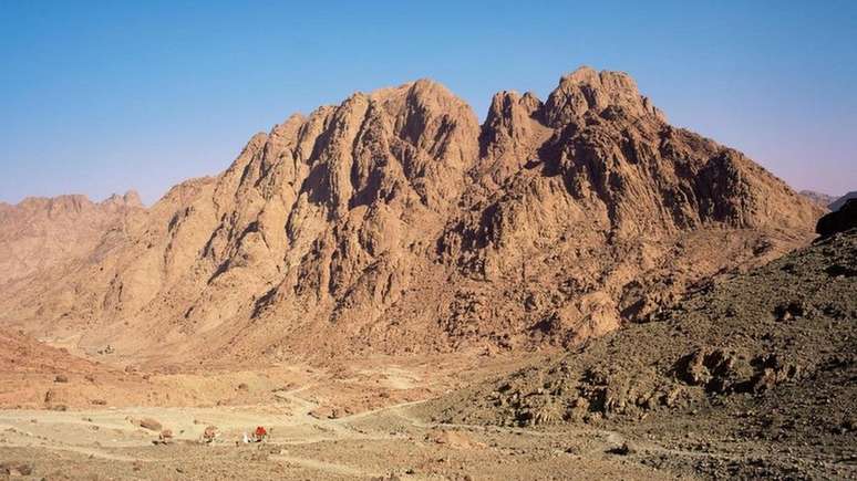 O Monte Sinai, onde Mois&eacute;s teria recebido os Dez Mandamentos, &eacute; o marco mais ic&ocirc;nico da Trilha do Sinai