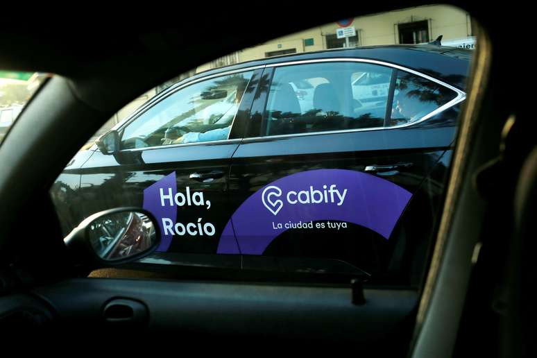 Carro da Cabify vista de janela de carro
03/08/2018
REUTERS/Jon Nazca