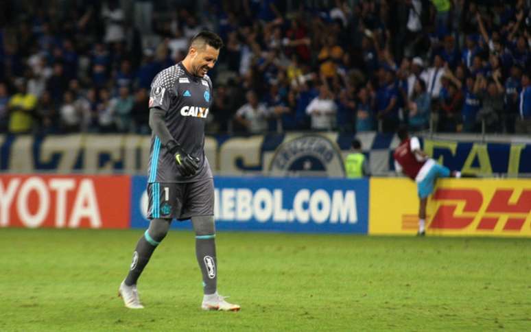 Diego Alves em ação pelo Flamengo: goleiro tem contrato até o fim de 2020 (Foto: Rodney Costa/Eleven)