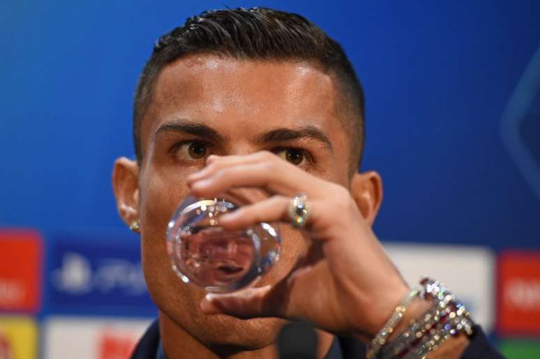 Cristiano Ronaldo se diz tranquilo quanto à acusação de estupro (Foto: OLI SCARFF / AFP)