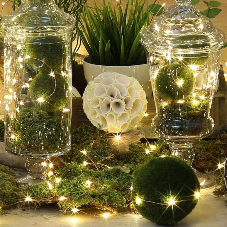 12. Potes de vidro são garantia de lindos arranjos com luzes de natal – Foto: DHgate