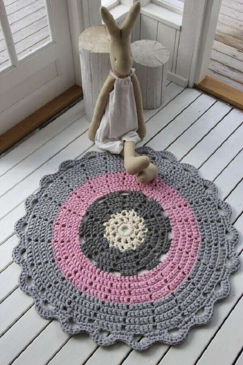62- O tapete redondo de crochê é um artesanato muito valorizado. Fonte: Pinterest
