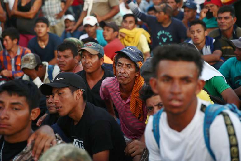 Imigrantes se dirigem da Guatemala ao México
 22/10/2018    REUTERS/Edgard Garrido 