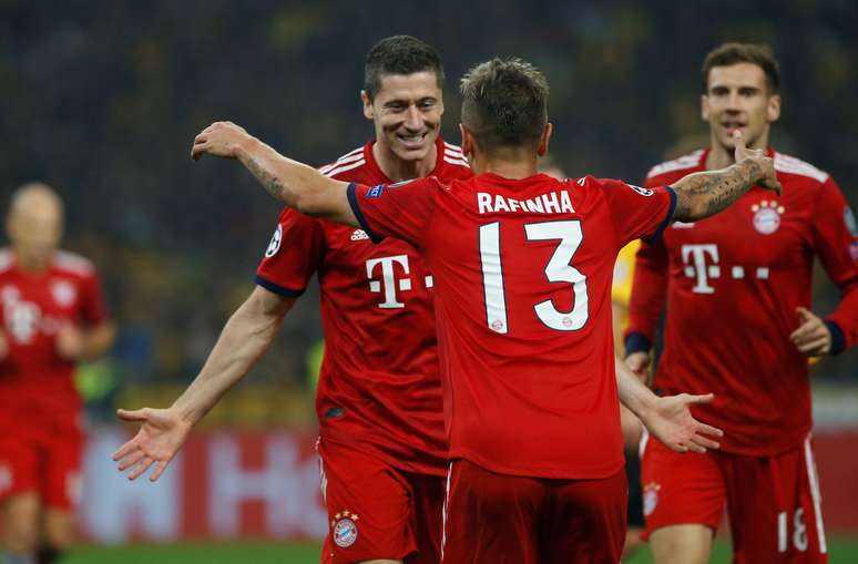 Jogadores do Bayern de Munique comemoram gol contra AEK Atenas 
 23/10/2018            REUTERS/Alkis Konstantinidis 