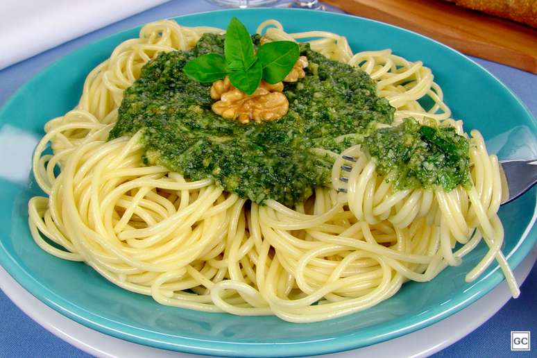 Espaguete ao pesto