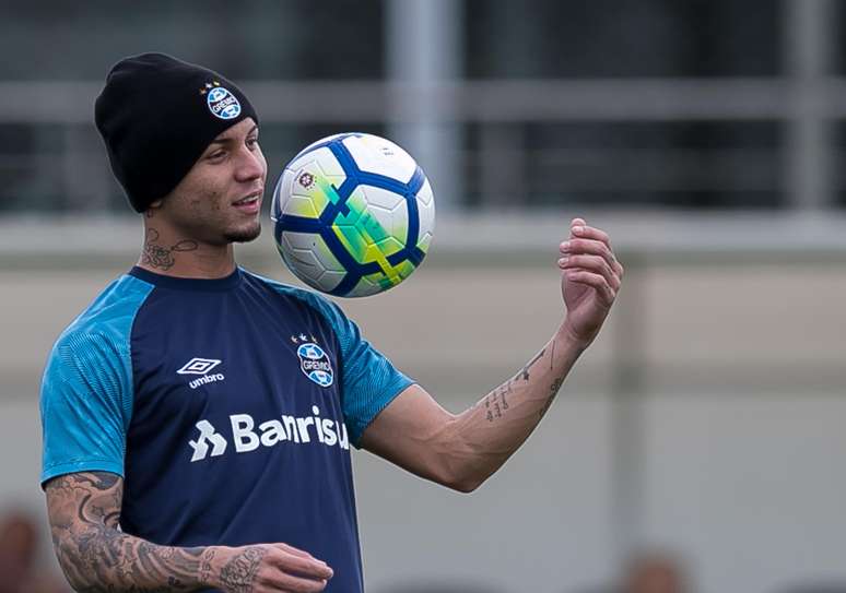 Everton, jogador do Grêmio, durante treino no CT Luiz Carvalho, em Porto Alegre (RS)