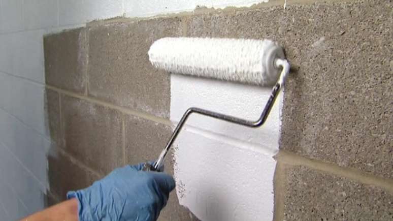 1- O impermeabilizante para parede é fácil e rápido de ser aplicado. Fonte: Impercon Impermeabilizações