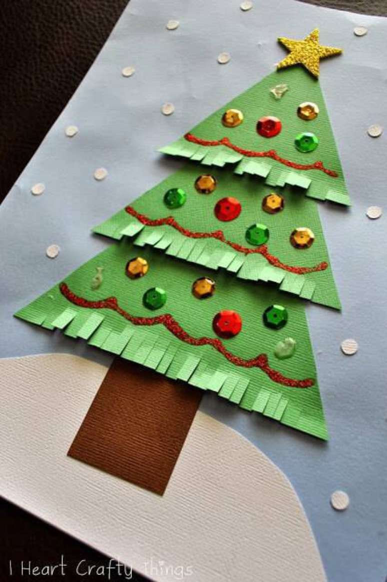 40- Árvore artesanal de papel pode ser um cartão lindo para um ente querido