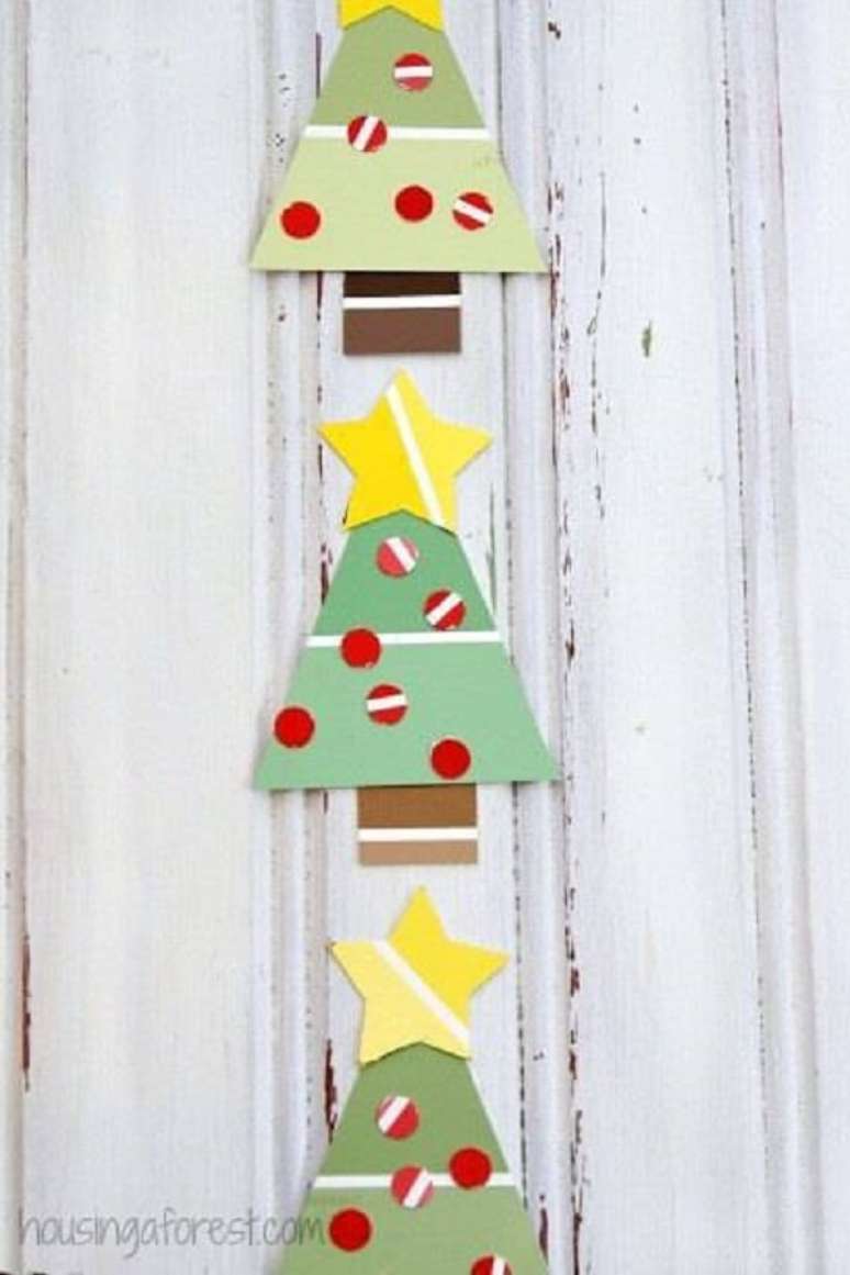 37- Artesanato de Natal de tecido em formato de árvore
