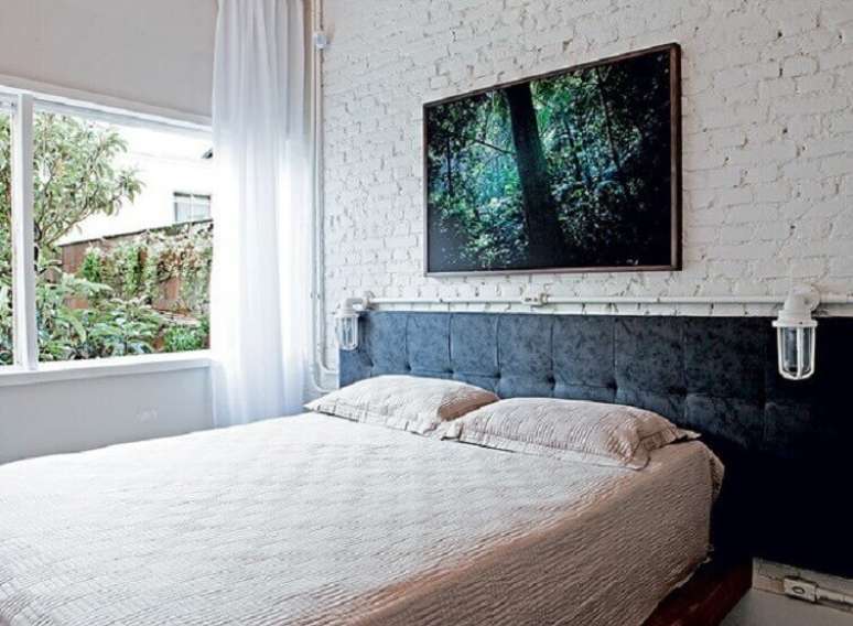 45- As cortinas para quarto com tecido leve criam uma atmosfera romântica. Fonte: Pinterest