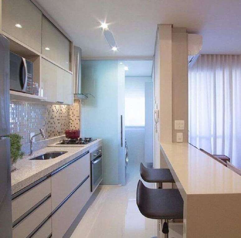 96. Pastilhas para decora&ccedil;&atilde;o de cozinha planejada pequena com balc&atilde;o &ndash; Foto: Mariane e Marilda Baptista Arquitetura e Interiores