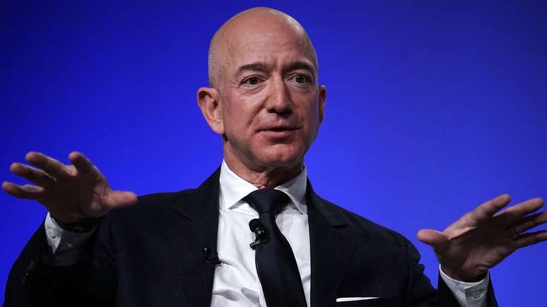 Bezos, que fundou a Amazon, é atualmente o homem mais rico do mundo, mas tem tido prejuízo bilionário para manter sua empresa espacial aberta