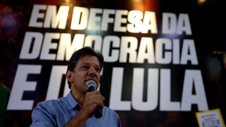 Haddad considera injusto o julgamento que condenou Lula por corrupção passiva e lavagem de dinheiro, mas declarou que não vai dar indulto ao ex-presidente