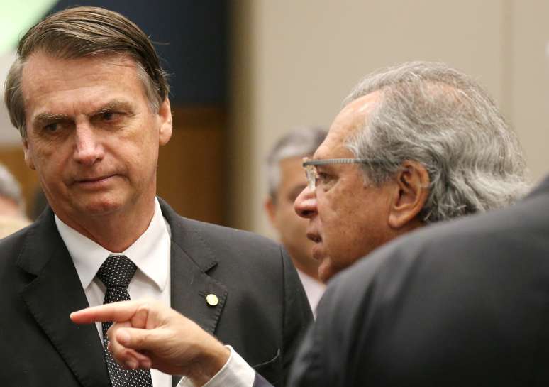 Jair Bolsonaro e Paulo Guedes durante almoço com empresários no Rio de Janeiro