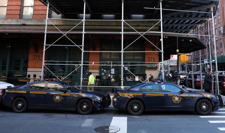 Carros de polícia em Tribeca, em Nova York 25/10/2018 REUTERS/Brendan McDermid