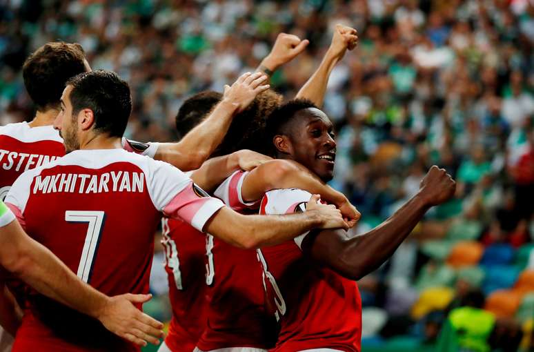 Jogadores do Arsenal comemoram gol contra o Sporting 
 25/10/2018    Action Images via Reuters/Peter Cziborra