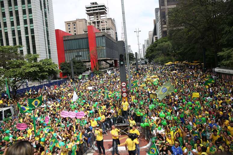 Multidão reunida na avenida Paulista em manifestação a favor de Bolsonaro, no último domingo
