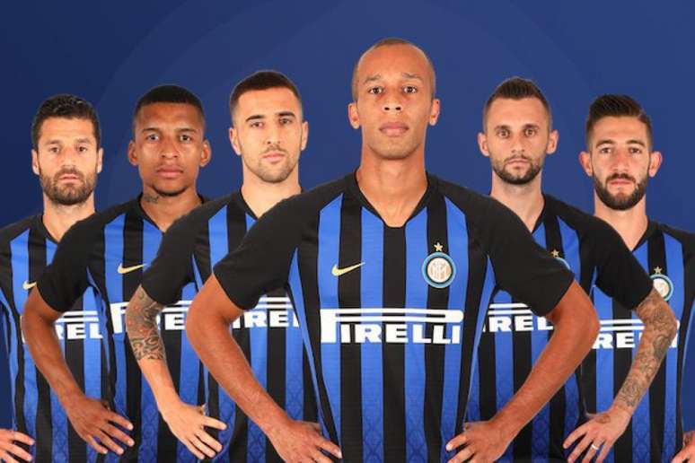 Jogadores da Inter de Milão que renovaram contrato nesta quinta-feira (Foto: Divulgação)