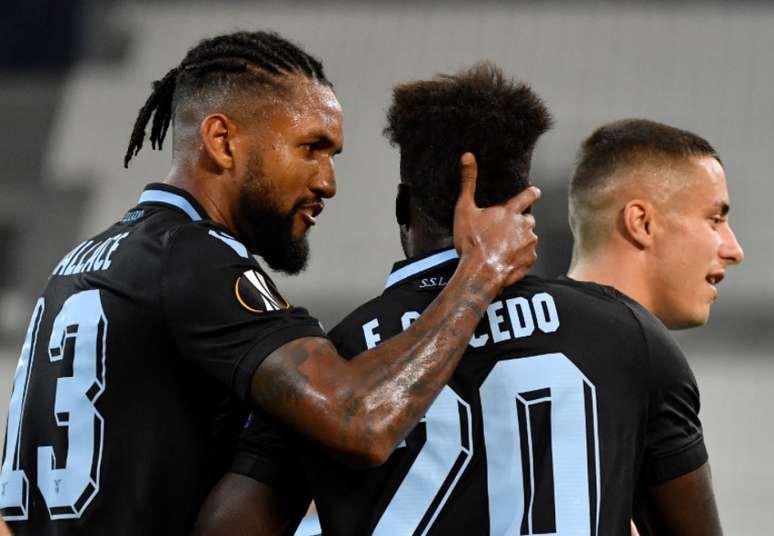 Wallace e Caicedo fizeram os gols do time italiano no Velódrome (Foto: GERARD JULIEN / AFP)