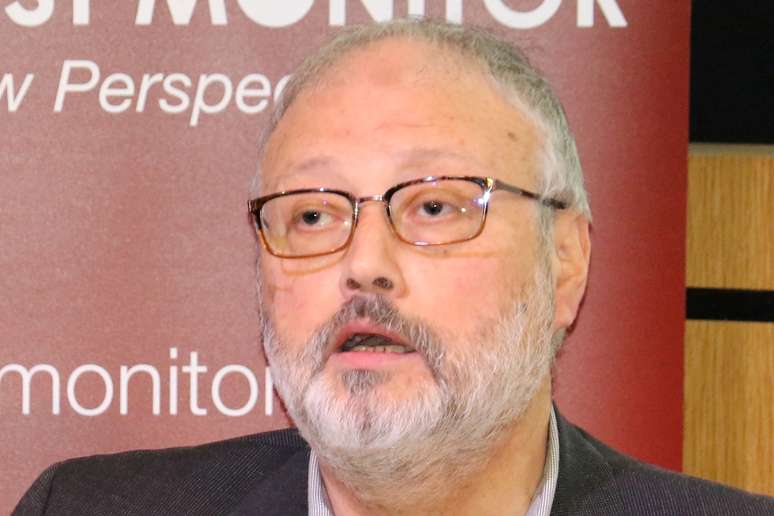 Jornalista Jamal Khashoggi discursa durante evento em Londres
29/09/2018 Middle East Monitor/Divulgação via REUTERS