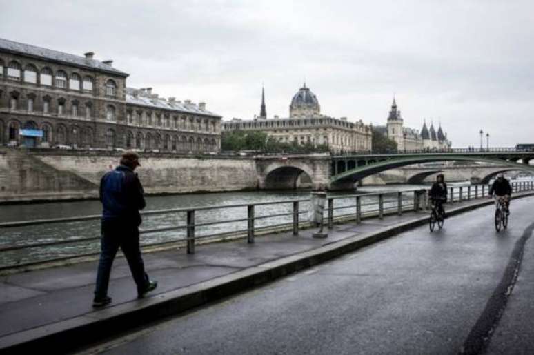 Paris manterá margem do Rio Sena proibida para veículos