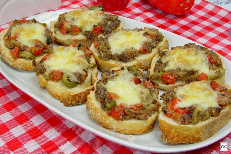 Bruschetta de sardinha