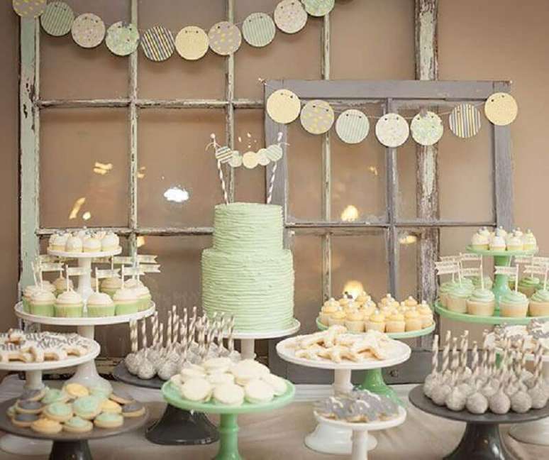 58. Os tons pasteis ficam lindos na decora&ccedil;&atilde;o de ch&aacute; de beb&ecirc; e remetem &agrave; do&ccedil;ura da primeira inf&acirc;ncia &ndash; Foto: Baby Shower Ideas
