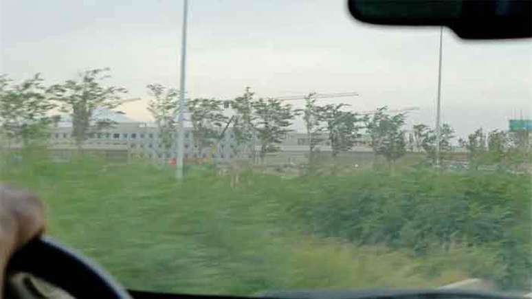 Em Xinjiang, diversos pr&eacute;dios est&atilde;o sendo constru&iacute;dos para abrigar mu&ccedil;ulmanos