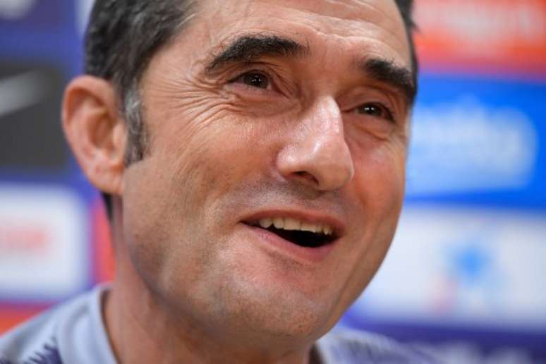 Valverde elogiou o brasileiro Arthur, que será titular (Foto: Lluis Gene / AFP)