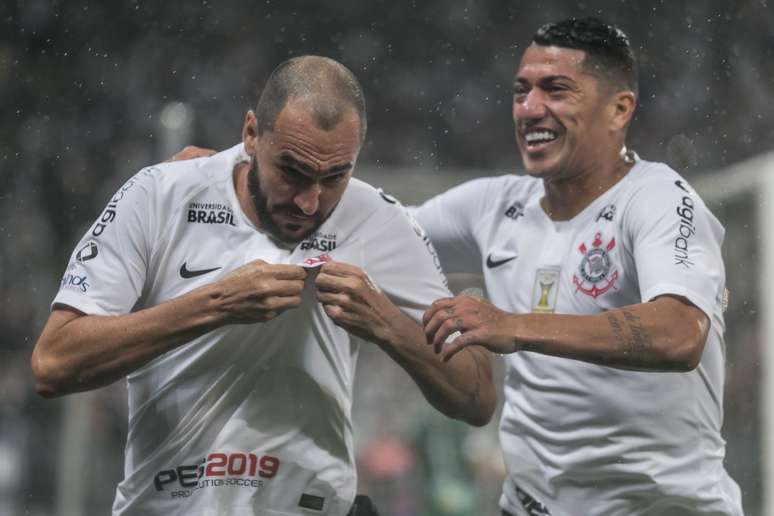 Danilo foi herói, vilão e novamente herói na vitória do Corinthians sobre o Bahia por 2 a 1, neste sábado, em Itaquera, pelo Campenato Brasileiro