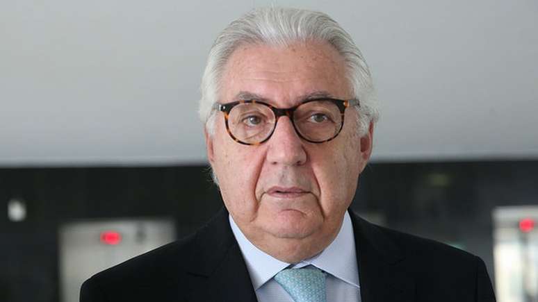 No fim dos anos de governo Sarney, Guedes passou a atuar na coordena&ccedil;&atilde;o do plano econ&ocirc;mico do candidato &agrave; Presid&ecirc;ncia Guilherme Afif Domingos (foto)