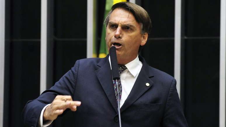 Bolsonaro terá direito a uma equipe de até 50 pessoas para a transição