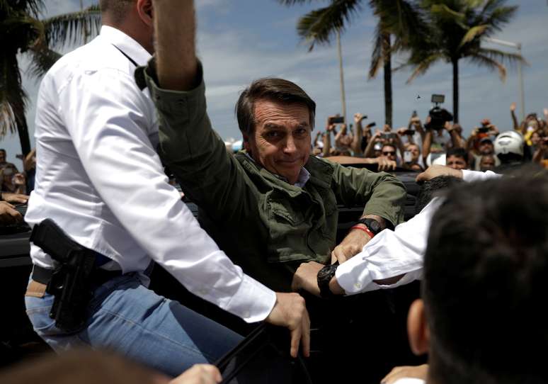 Jair Bolsonaro acena no Rio de Janeiro
 28/10/2018   REUTERS/Ricardo Moraes 