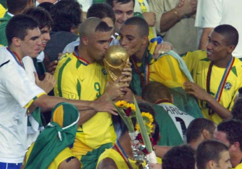 A Seleção Brasileira de futebol também é pentacampeã, a única por sinal a conquistar cinco títulos mundiais na Copa do Mundo