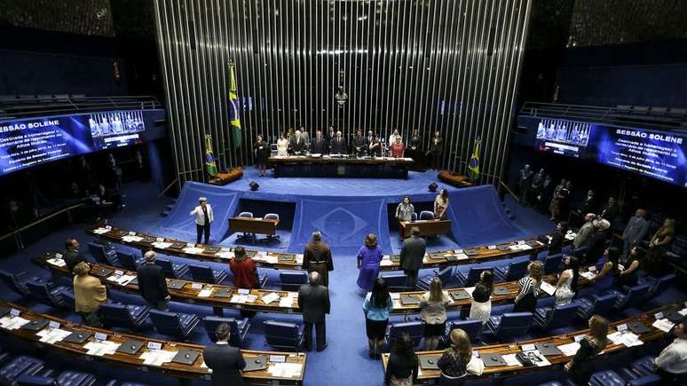 Ampla bancada de parlamentares do PSL no Congresso e eleição de governadores do partido devem favorecer Bolsonaro