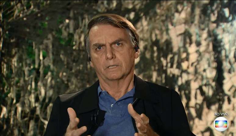 O presidente eleito Jair Bolsonaro (PSL) disse nesta quinta-feira, 1, que o juiz federal Sérgio Moro aceitou o cargo de ministro da Justiça "como se fosse um jovem universitário recebendo seu diploma"