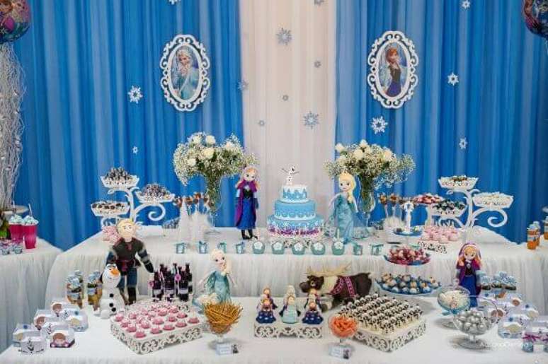 1- Para fazer uma festa Frozen existem várias ideias criativas para decorar o evento. Fonte: Blog da Flaviana