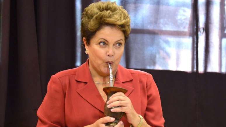Foi durante o governo de Dilma Rousseff, ex-guerrilheira e vítima de tortura, que Bolsonaro ascendeu na mídia