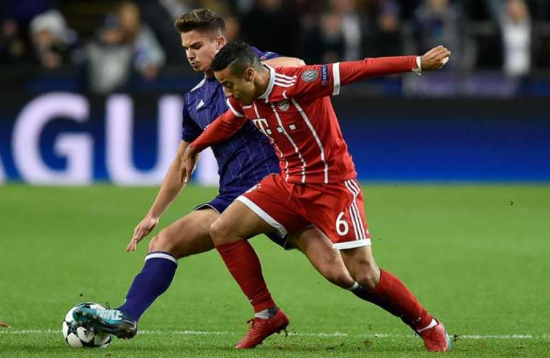 O Bayern venceu o Rödinghausen por 2 a 1, fora de casa (Foto: John Thys / AFP)