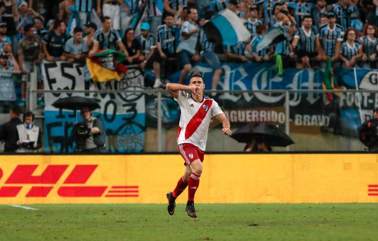 Comemoração do gol de Borré, do River Plate, em partida contra o Grêmio