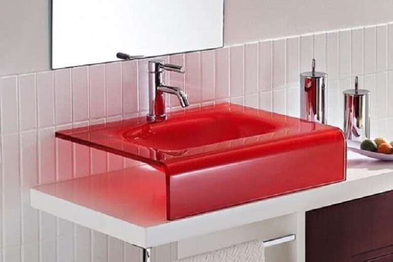 34- As cubas para banheiro de acrílico são produzidas de várias cores. Fonte: Pinterest
