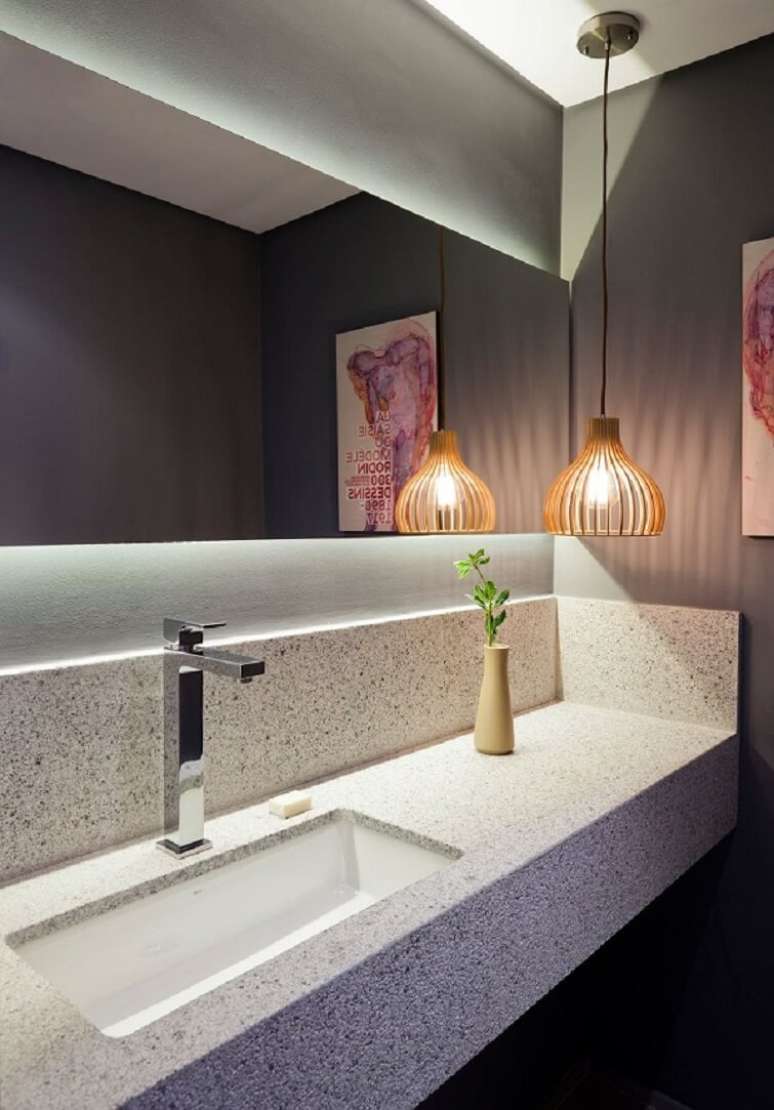 45- As cubas para banheiro de sobrepor retangulares podem ser colocadas em bancadas compridas. Fonte: Liusn