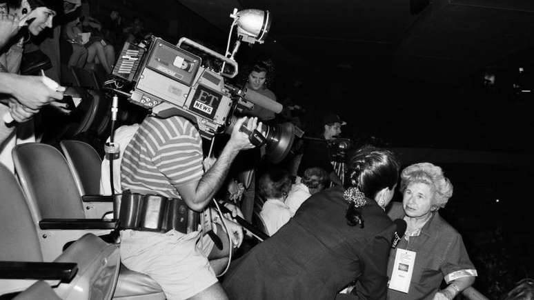 O programa de r&aacute;dio de Ruth Westheimer rapidamente ganhou popularidade