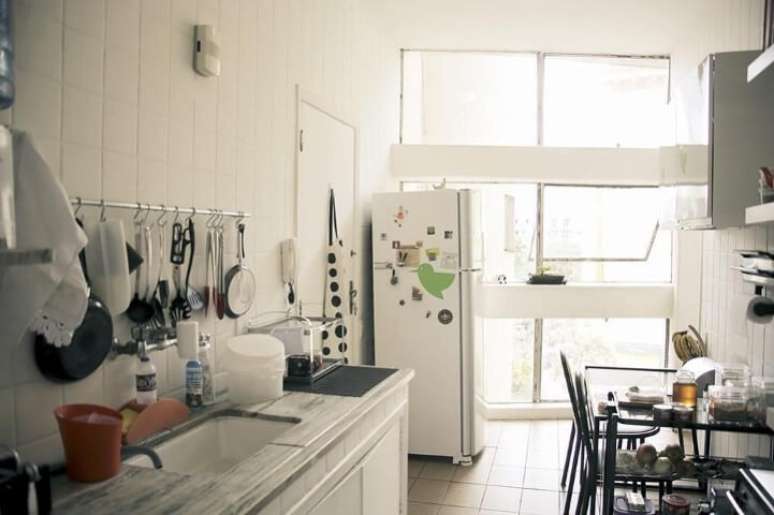 40. Cozinha simples com mesa de jantar. Projeto de Casa Aberta