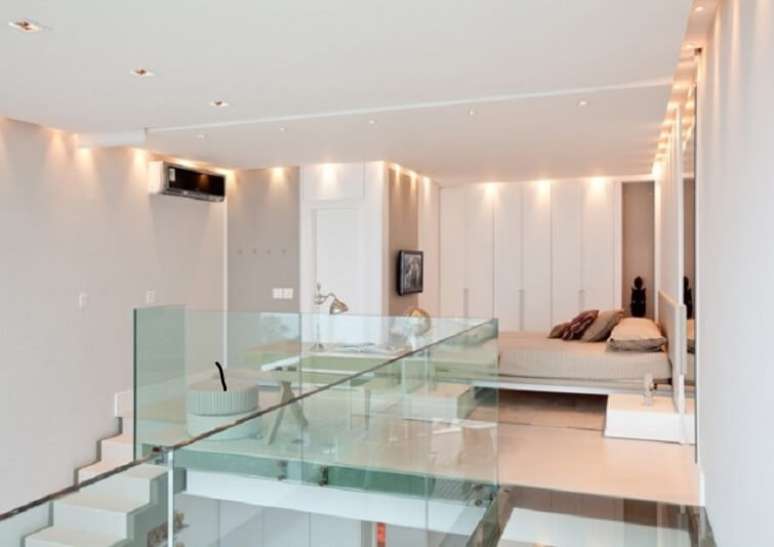 52- O dormit&oacute;rio foi constru&iacute;do no mezanino; Fonte: Viminas