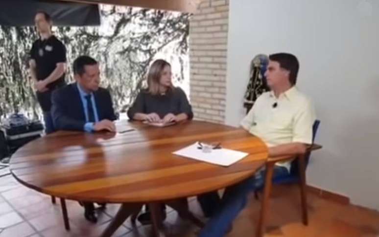 Bolsonaro deu entrevista à Rede Vida.