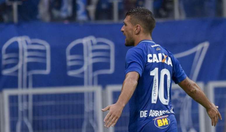 O meia se diz feliz no Cruzeiro  e não pensa em deixar clube no momento- (Foto: Washington Alves/Light Press/Cruzeiro)
