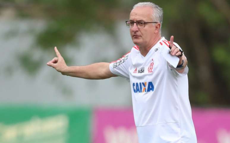 Dorival Júnior durante atividade do Flamengo no CT Ninho do Urubu (Foto; Gilvan de Souza / Flamengo)