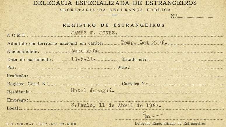O registro de Jim Jones ao chegar em São Paulo: ele apenas pernoitou no hotel Jaraguá (que existe até hoje) com a família